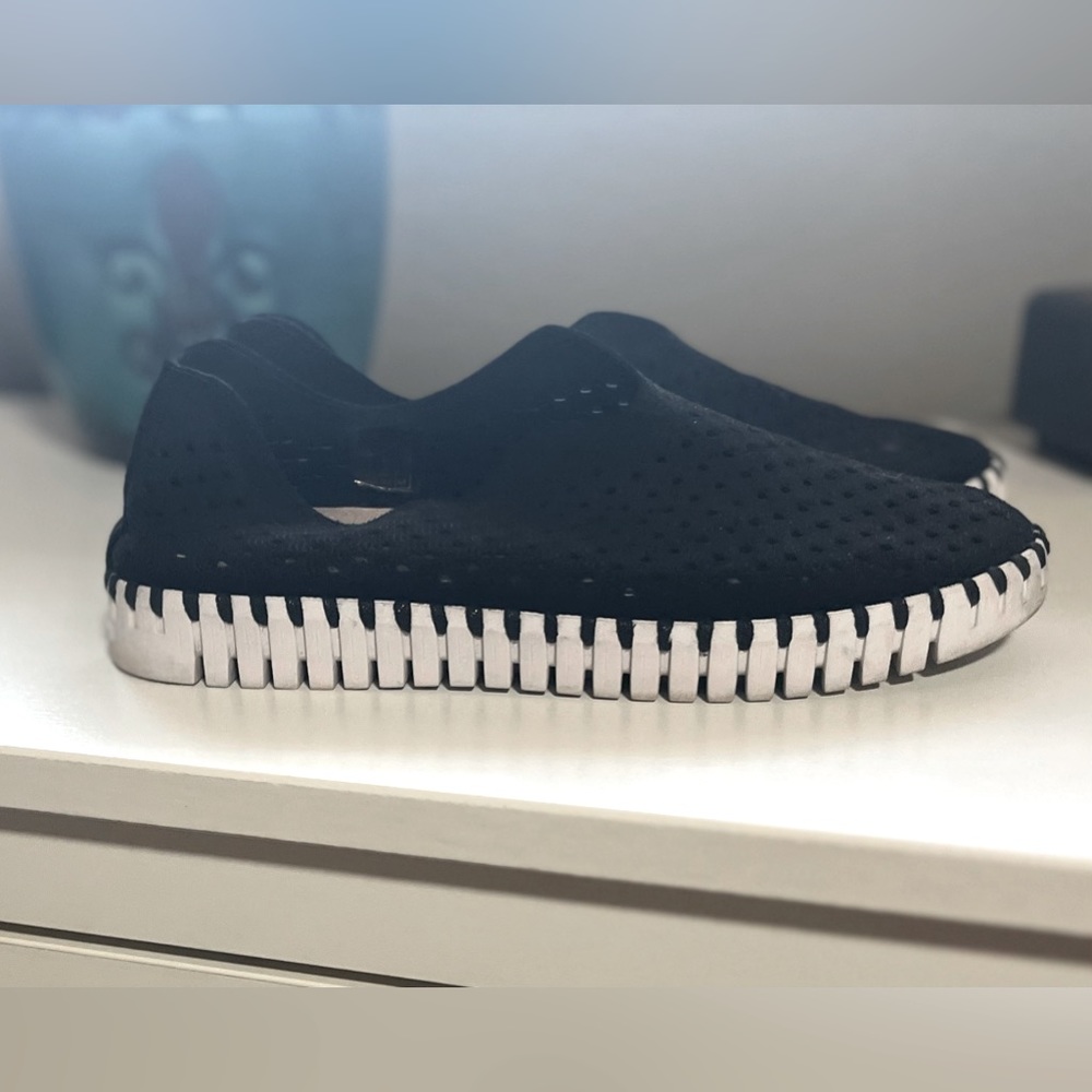 Ilse Jacobsen Black Tulip Shoes Size 7.5/38. Great used condition!